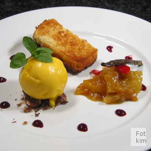 Mangosorbet med mangokompot Mangosorbet med mangokompot